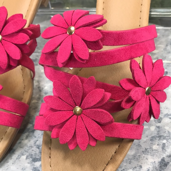 C Comfort Fuchsia Crossband Flower Sandals .75” Block Heels WMS 9M💖Brand NEW💖 - Picture 4 of 10
